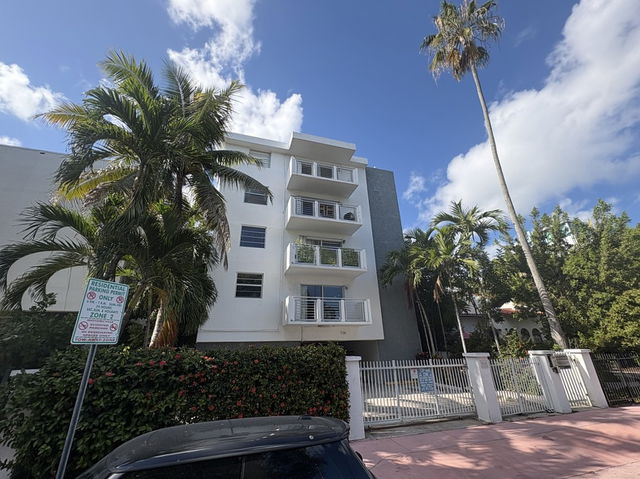 Michigan Towers  photo 2